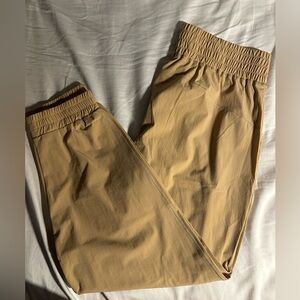 NWOT Halara Taos Taupe Joggers